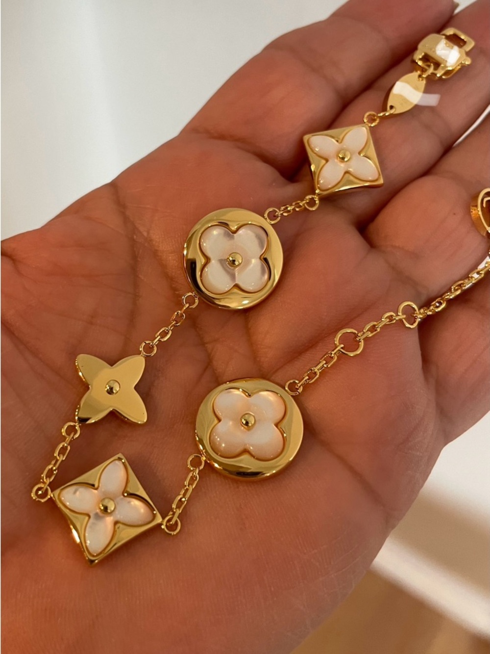 Gold plated Floral Motif clover Bracelet – Women Jewelry